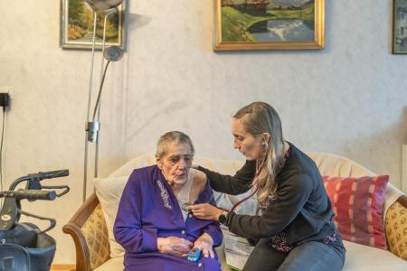 soins à domicile des personnes âgées